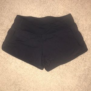 Black speed up ivvia shorts